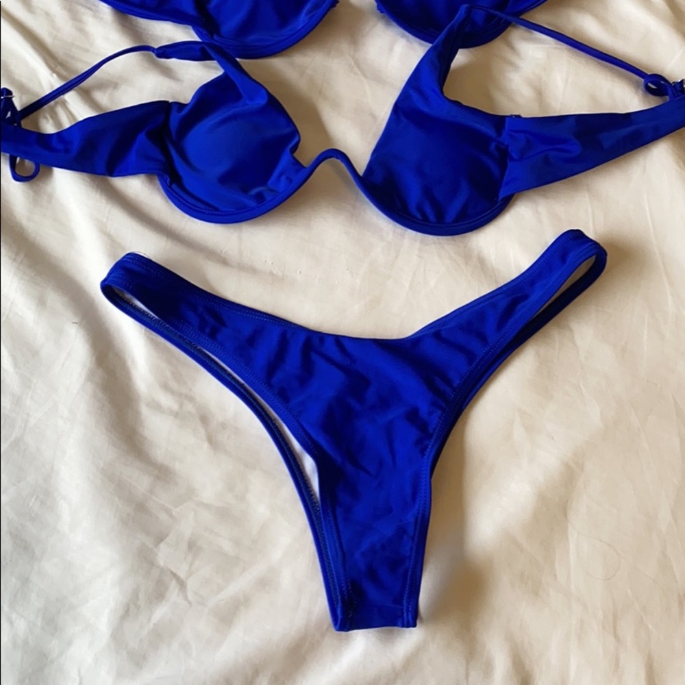 Assorted bikini sets - Picture 2 of 5